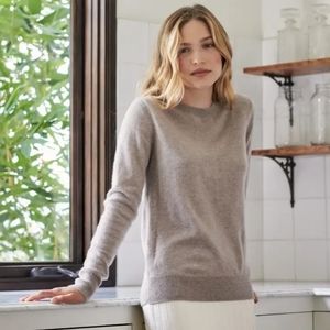 Quince Mongolian Cashmere Crew Neck Sweater Oatmeal Women's Size S NWT